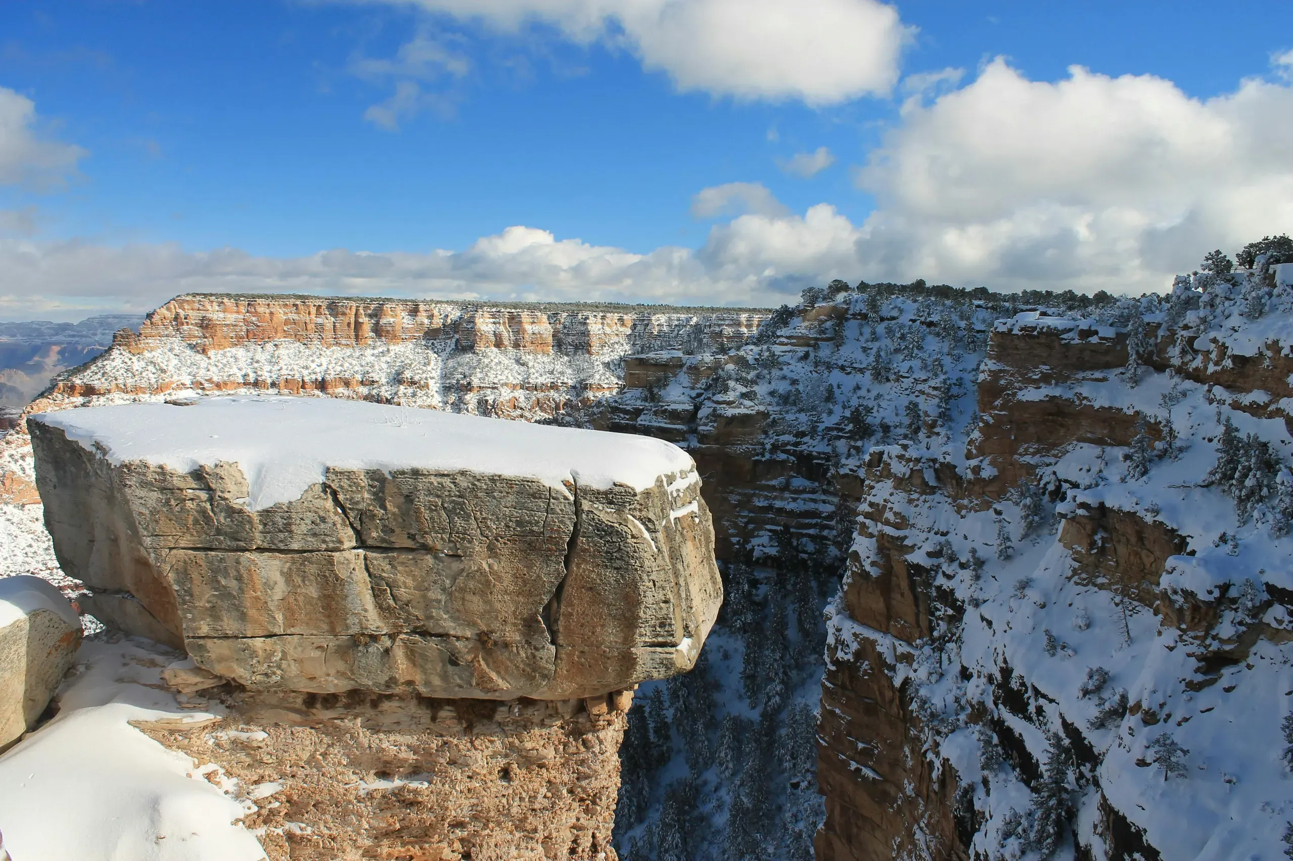 Arizona. Snow-covered cliffs.