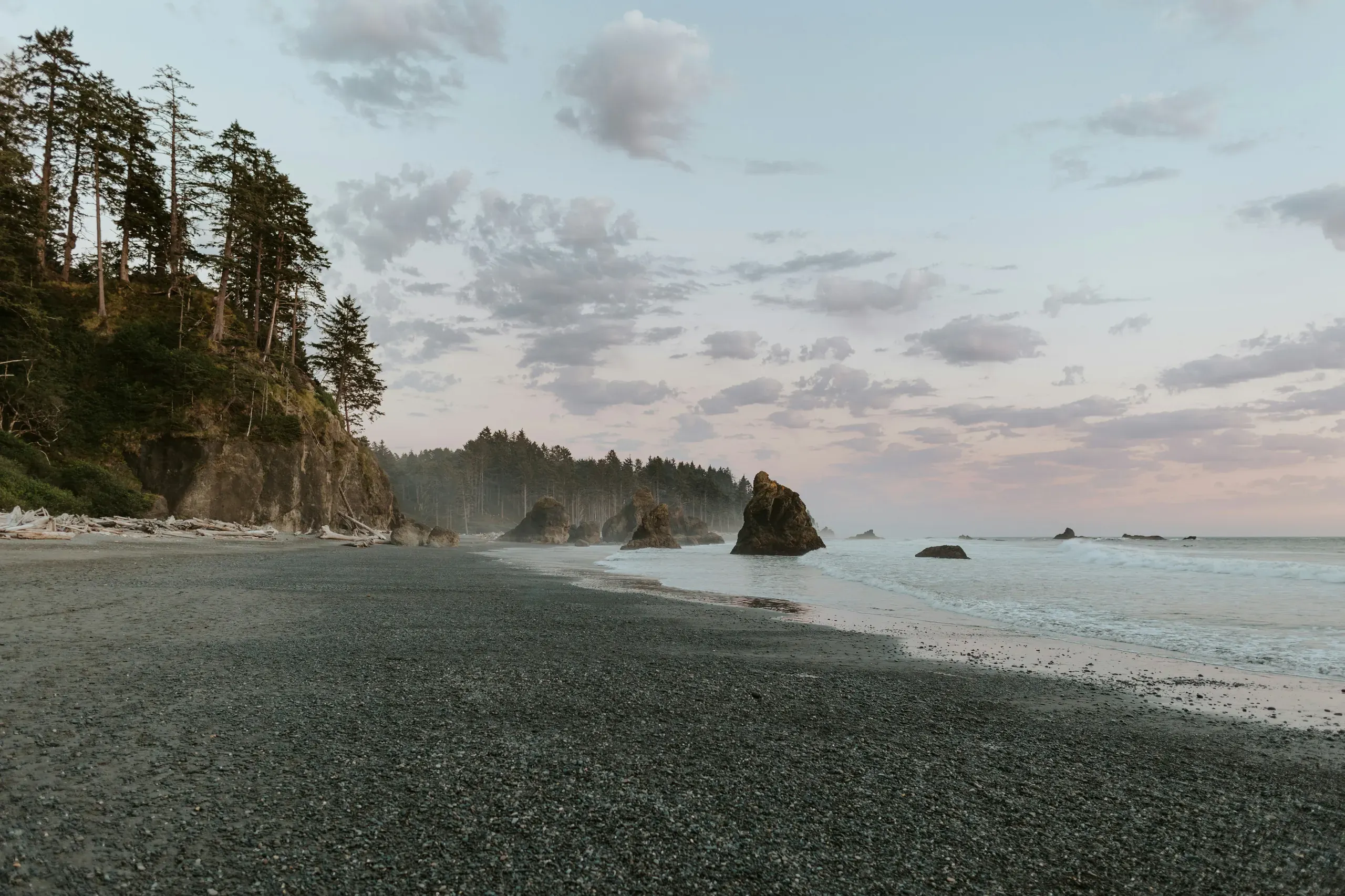 Gorgeous sunset in Ruby Beach in Olympic National Park, Washington